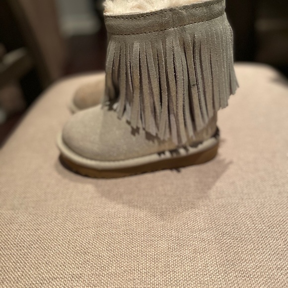 Uggs - Picture 3 of 3